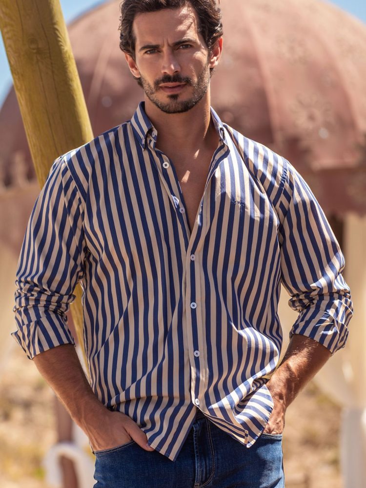 Calças e camisa