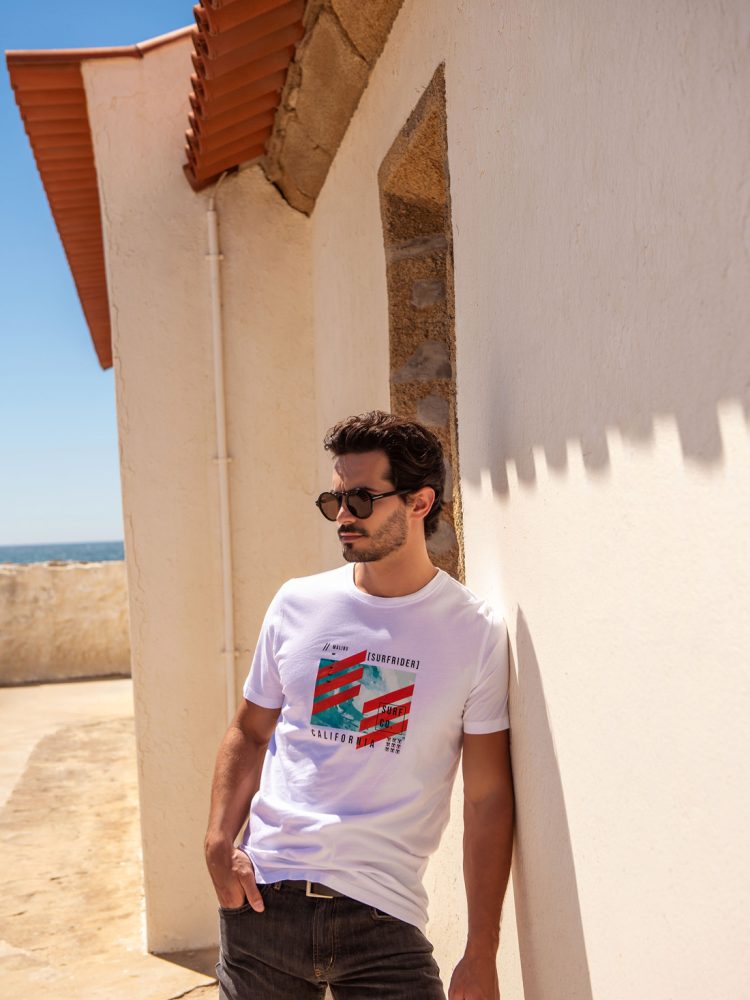 Calças, T-shirt