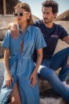 calças de ganga, t-shirt, vestido de ganga